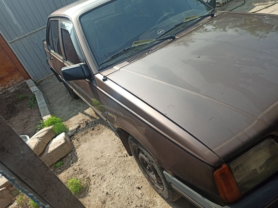 Продам Опель аскона