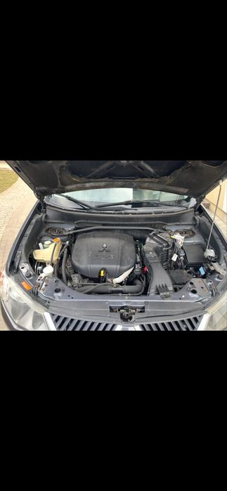 Mitsubishi Outlander 4x4 7osobowy. 2.2. Czytaj opis