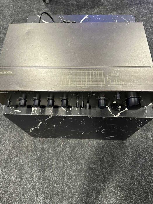 Попередній підсилювач Technics SU-9011