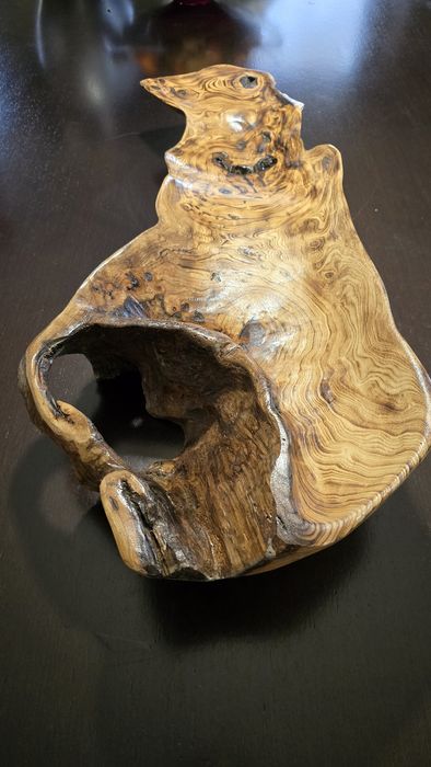 Fruteira peça única em madeira maciça