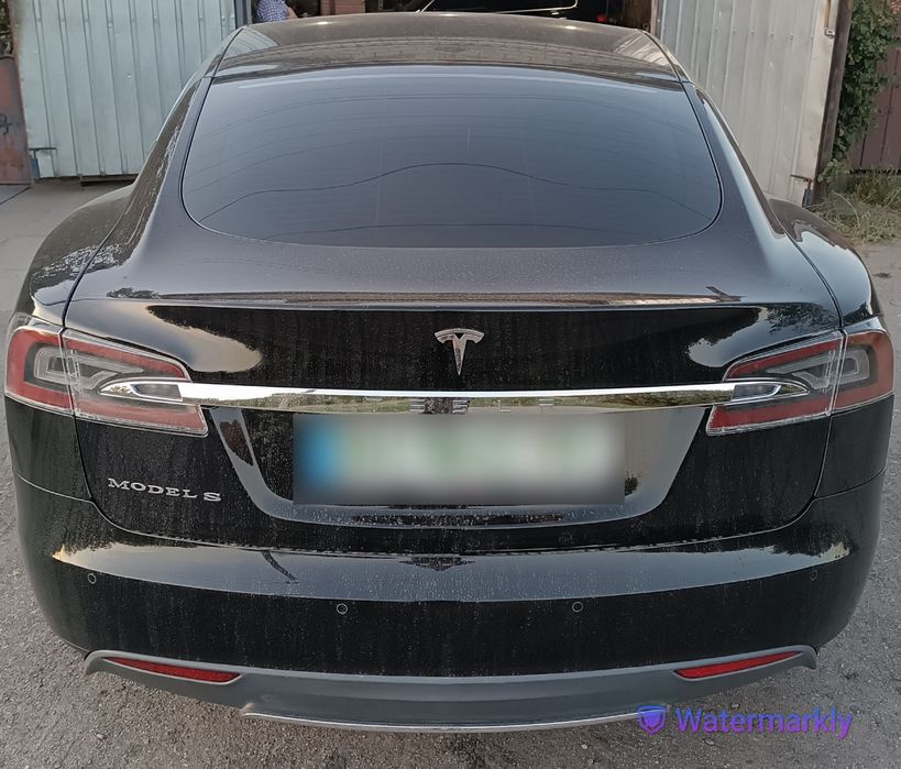 Продам електромобіль Tesla model S Европа 85 кВт батарея.