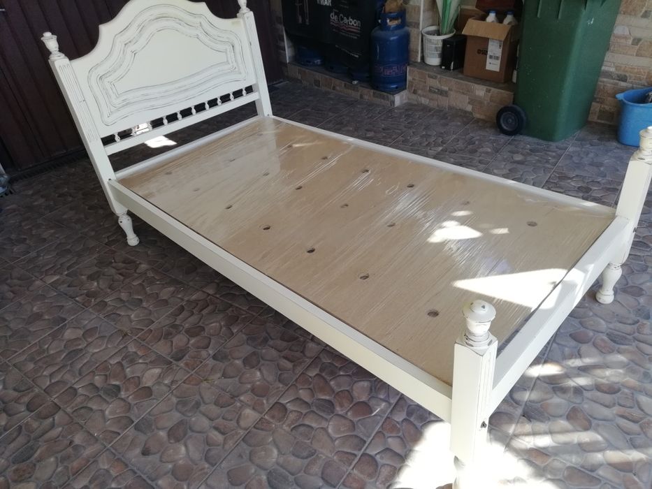 Cama Espectacular Branco Rústico de Adulto 2 metros
