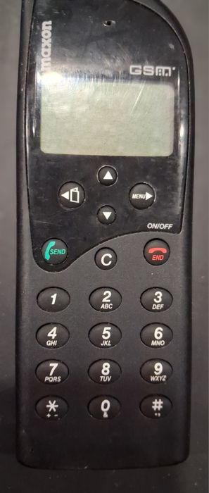 2 Telemóveis MAXON GSM sem carregador