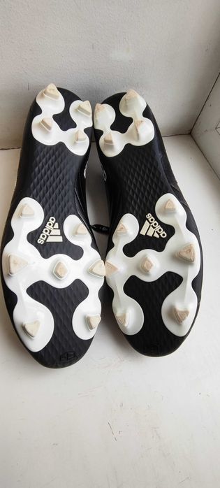 Продам бутсы Adidas р.48