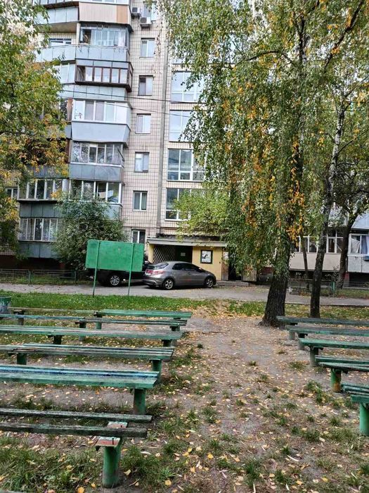 Продам 1 кімн. квартиру 26 кв.м на Водогоні( Оболонь). Шикарне  місце!