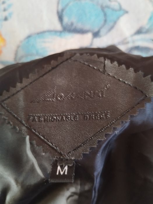 Жіноча шкіряна куртка