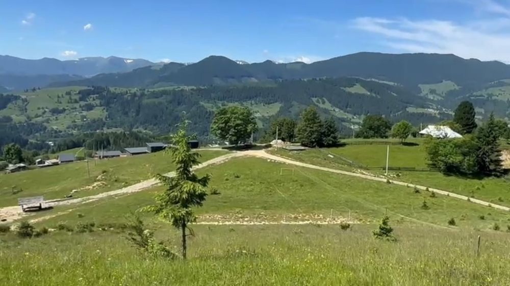 Продаж видової ділянки, поруч комунікації та гарний заїзд