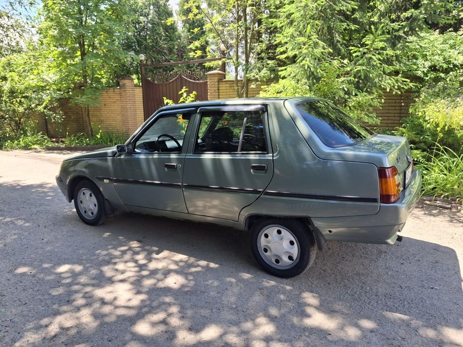 Славута ЛЮКС 2006г ГАЗ авто в отличном состоянии.