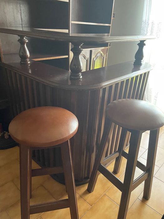 Bar de sala usado em bom estado