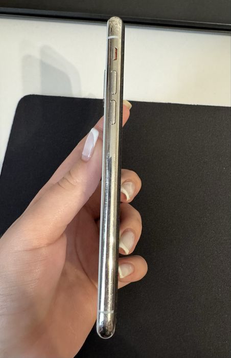 Телефон iPhone XS 64 ГБ Silver