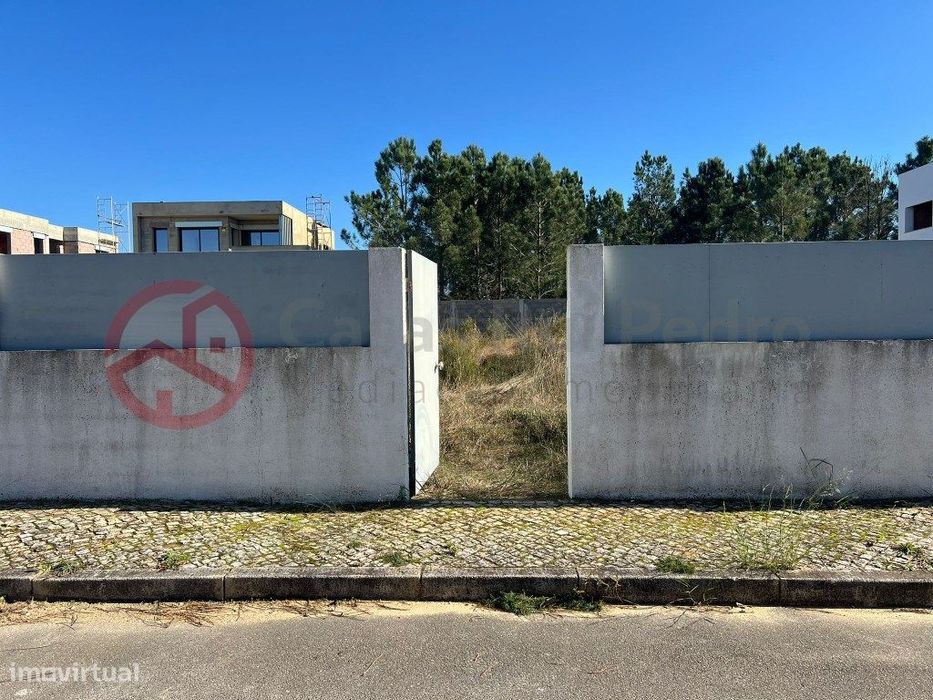 Terreno urbano para construção de moradia isolada, na Quinta do Anj...