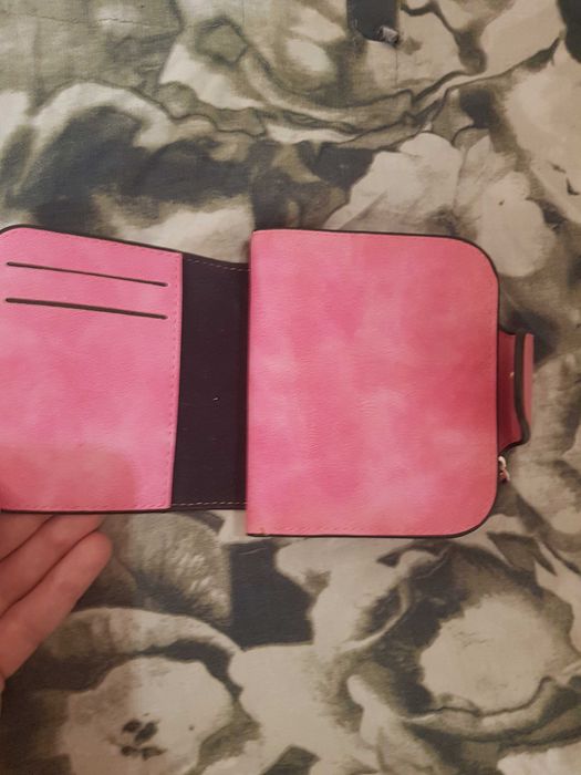 Новенький гаманець