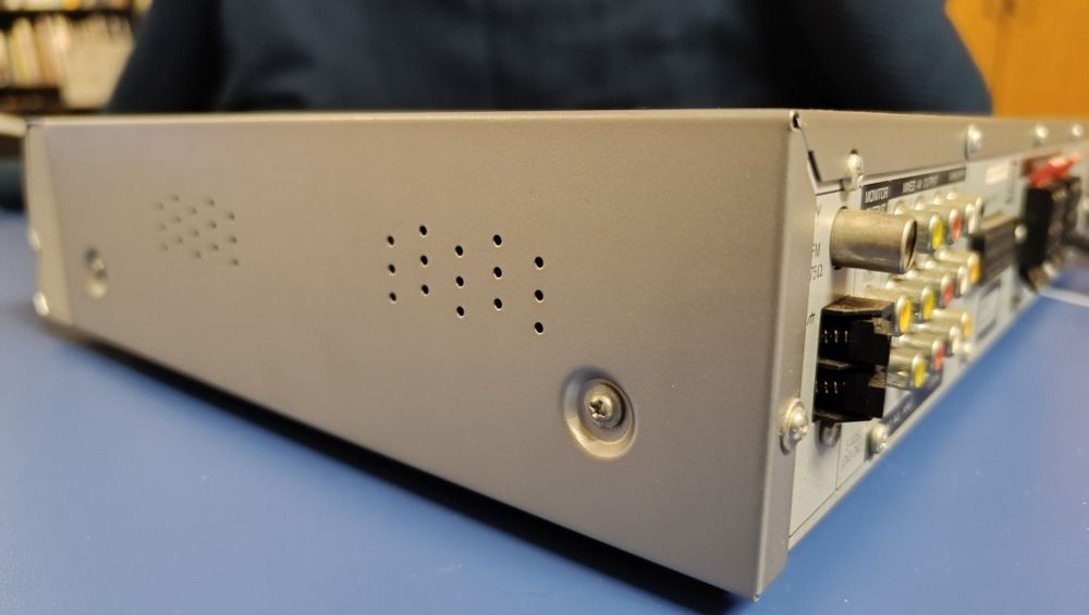 Amplificador DVD Tuner RDS Denver DRE-1000