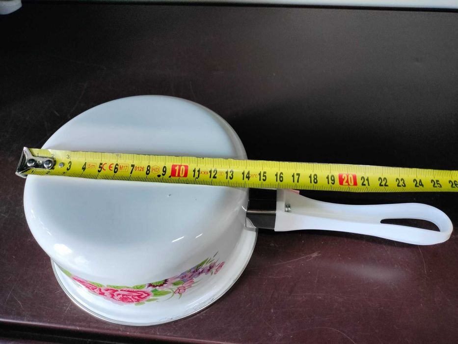 Rondelek emaliowany duży nowy sprawny z wygodną rączka do podgrzewania