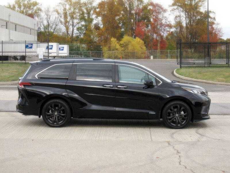2023 Toyota Sienna XSE 7-Passenger