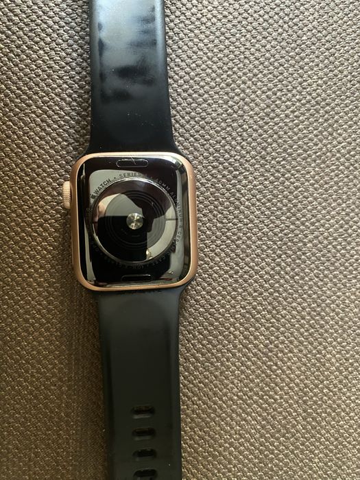 Apple watch series 4 Gold