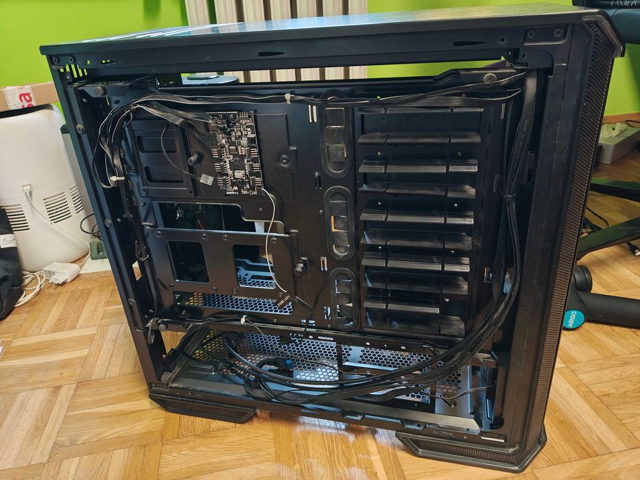 be quiet! Dark Base 700