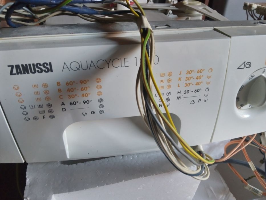 Запчастини до пральної машинки zanussi