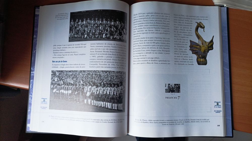 Livro de Ouro FC Porto inclui posters