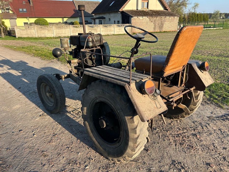 Traktor Sam Esiok Andoria S231