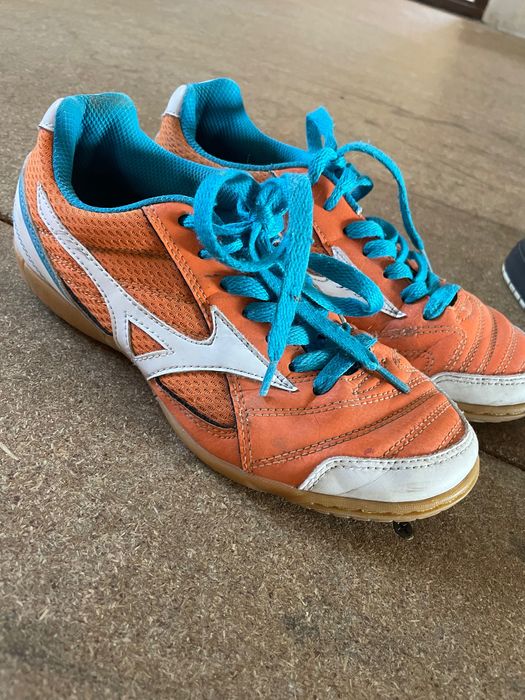 Спортивне взуття