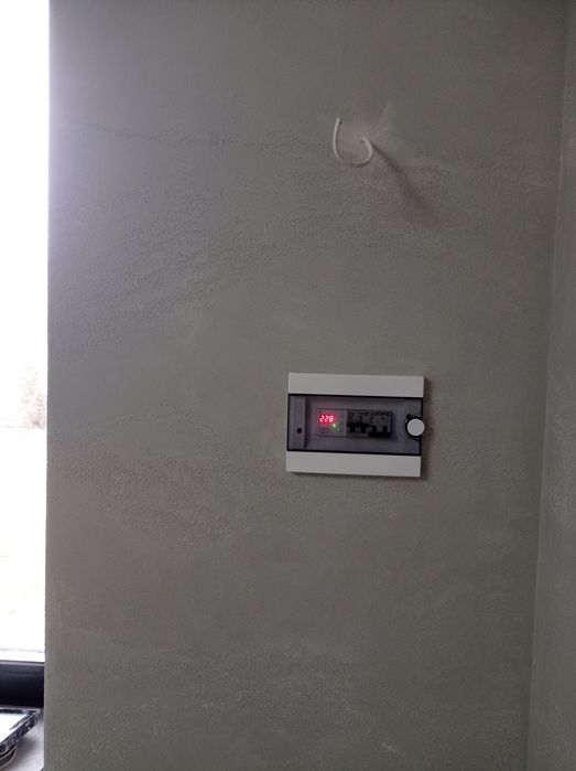 Виконуємо  електромонтажні роботи.