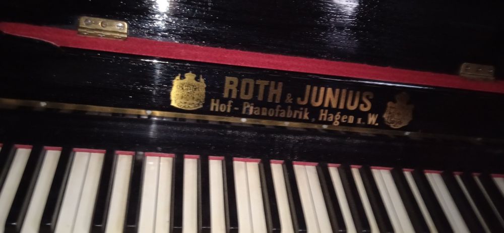 Pianino Roth&Junius