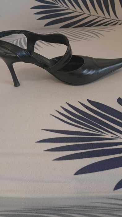 Buty skórzane na obcasie Lasocki  Roz.37