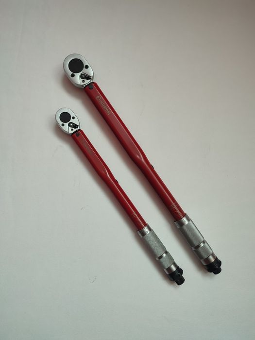 Динамометрический ключ  3/8 7-105 Nm. 1/2 - 28- 210 Nm  INTERTOOL