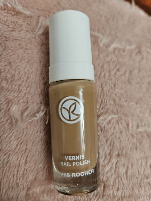 Lakier do paznokci Yves Rocher Sable doux