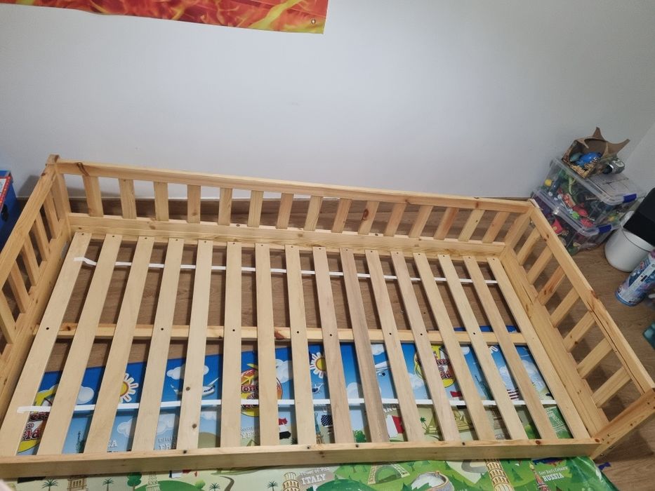 Cama Montessori criança
