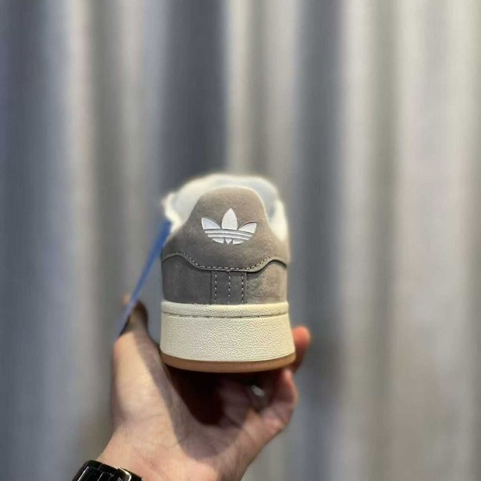 Adidas originals campus 00s 37