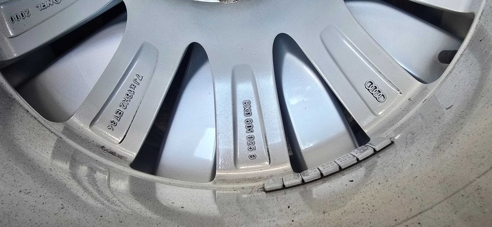 Alufelgi Audi 16" 7Jx16  5x100 ET34 Otwór 57,1 8x0601025g