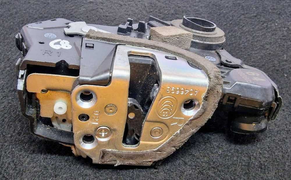 Fechadura / Fecho Porta Frente Direito SUZUKI IGNIS III (MF, FF) ano 2016