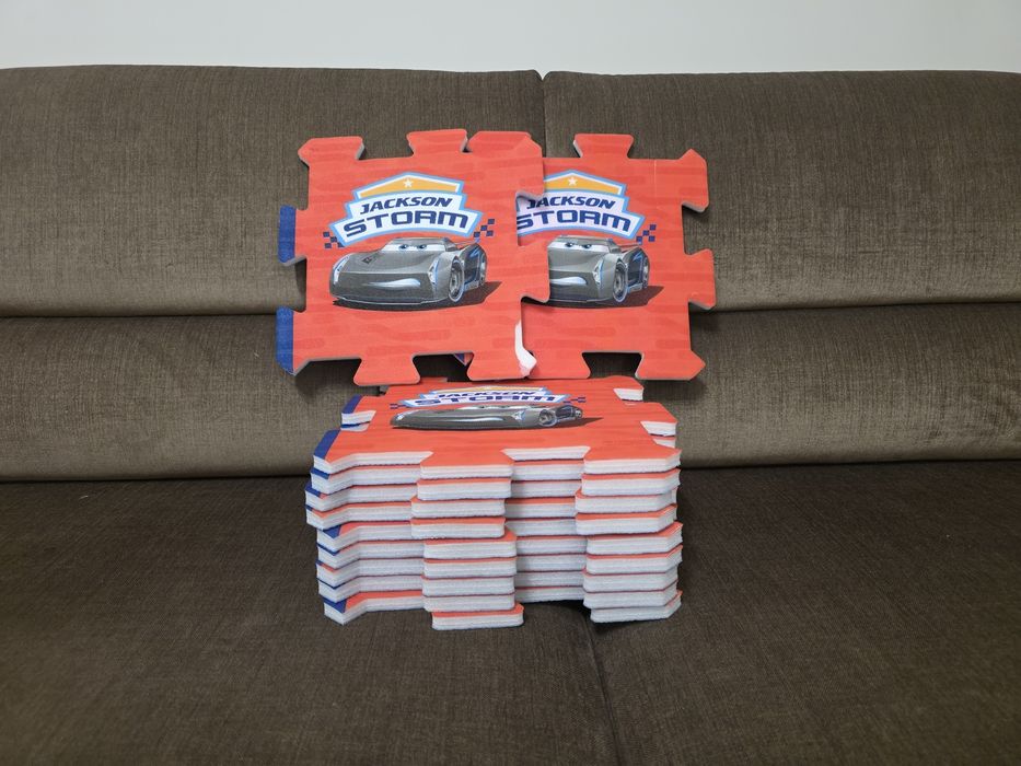 Duże puzzle piankowe 8 kompletów mata Cars Auta Pixar Disney