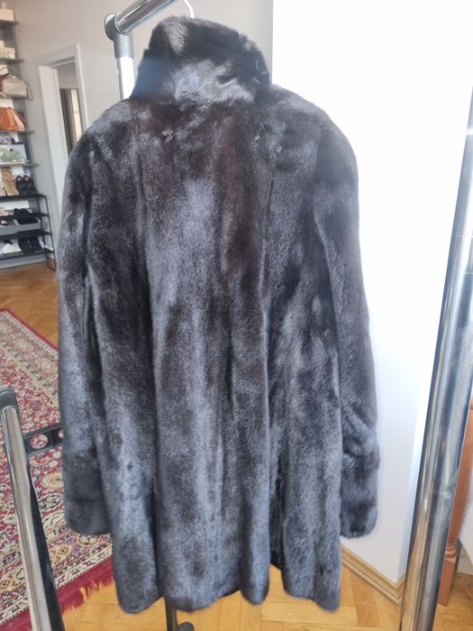 Продам шубу норковую