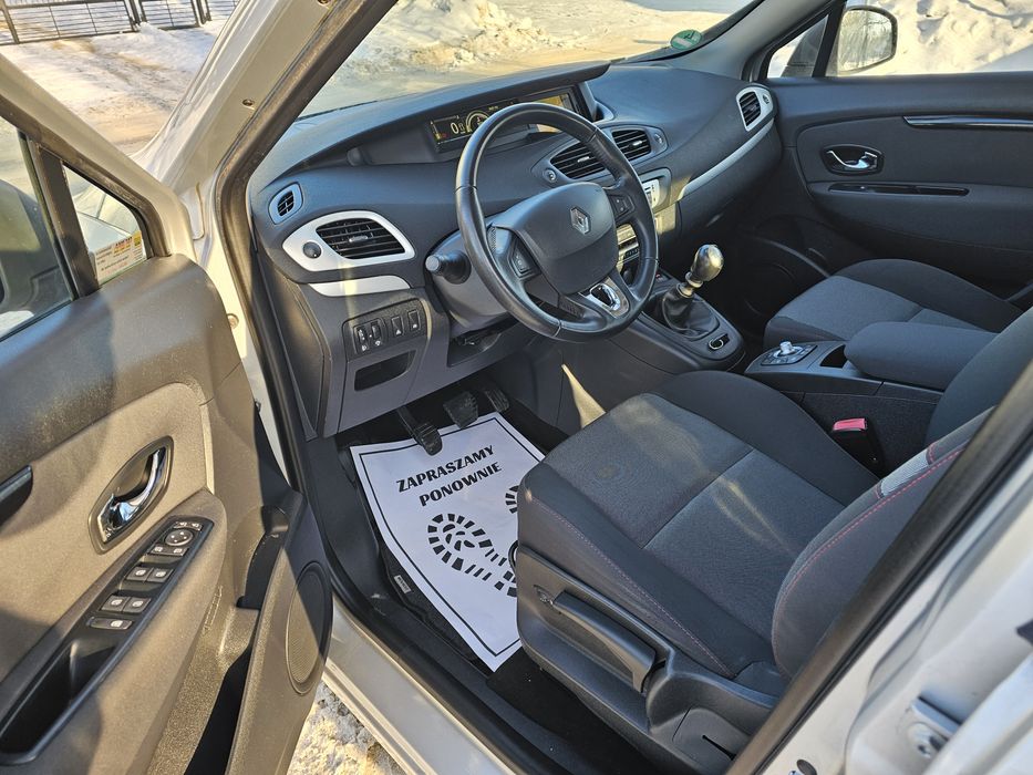 Sprzedam samochód  Renault Scenic benzyna  bogate wyposażenie
