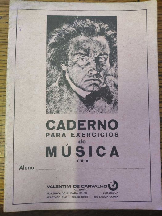 Antigo "Caderno para Exercícios de Música" utilizado para a educação musical.