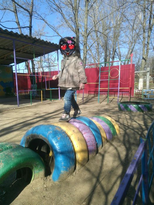 Плащик демисезонные расклешенный для девочки 3-4 лет