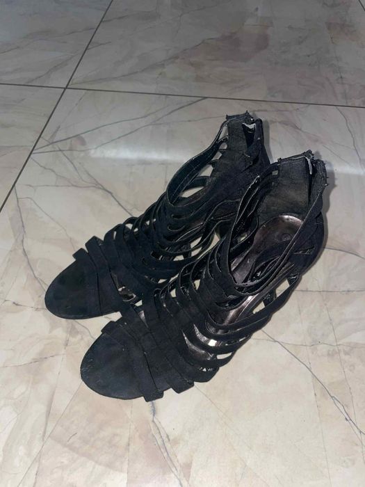 Buty czarne zamszowe (używane)