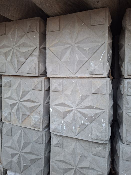 Pustak , murek od ogrodzenia