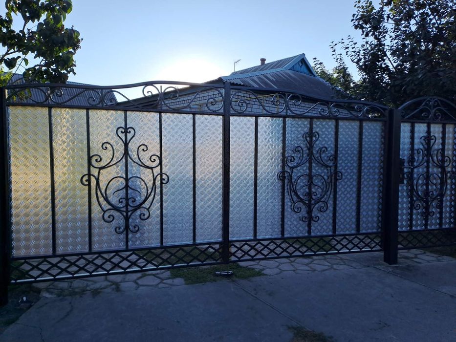 Ворота, решітки, двері, навіси, паркани