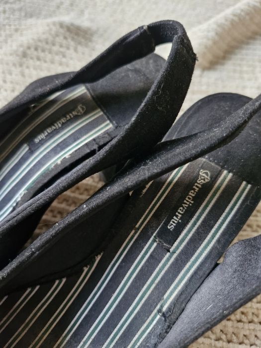 Czółenka Stradivarius czarne