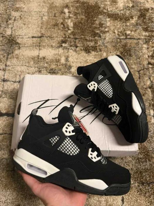 Jordan 4 Retro White Thunder R.45