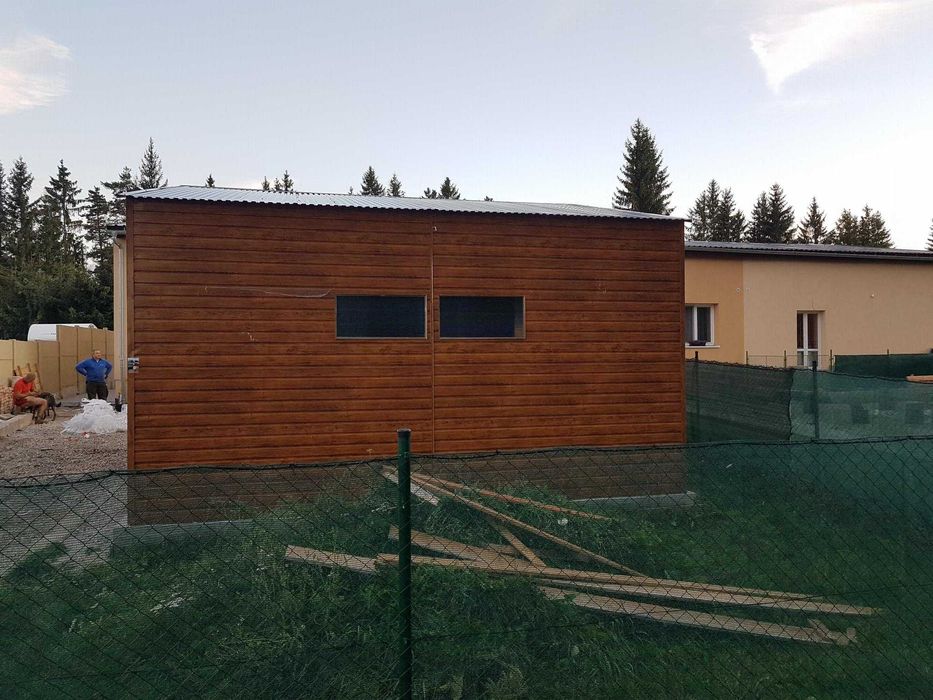 Blaszana montowana hala 8x6m – Złoty dąb