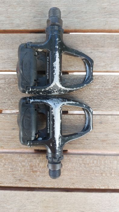 Pedais Shimano estrada R450