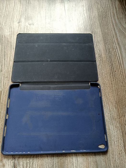 Etui na tablet granatowy