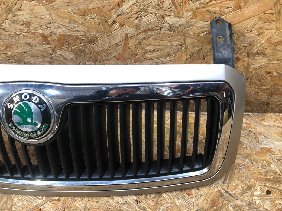 Grilll/atrapa/kratka zderzaka Skoda Fabia 1 lift