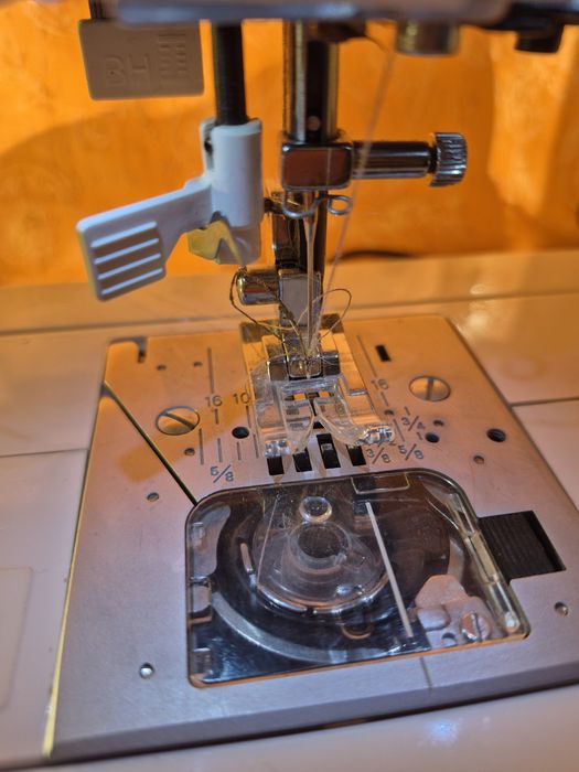 Комп'ютерна швейна машинка