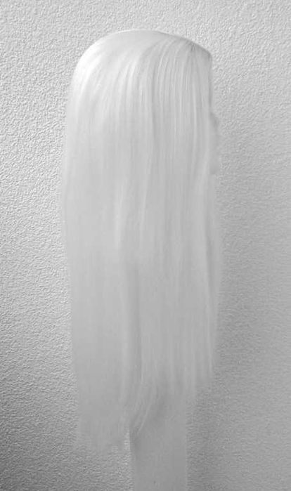 Biała długa prosta peruka z przedziałkiem cosplay wig bez grzywki